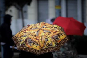 Αγωνία στη Βρετανία για 4 παιδιά που έπεσαν σε παγωμένη λίμνη - Επαιζαν πάνω στον λεπτό πάγο όταν ξαφνικά έσπασε - εικόνα 2