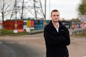 Αμερικανίδα πέθανε σε πτήση, αφού αποκοιμήθηκε πάνω στη μητέρα της: Μυστήριο με κοκτέιλ φαρμάκων στον οργανισμό της