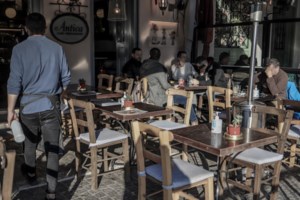 Εστίαση: To 2024 η επιστροφή στην κανονικότητα - Έρευνα για το πόσο άλλαξαν οι συνήθειες των Ελλήνων