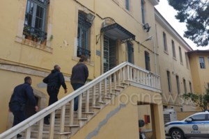 Τρόμος στο Ηράκλειο: Πυροβόλησε σε κατάμεστη από παιδιά πλατεία γιατί φαίνεται πως τον χλεύασαν