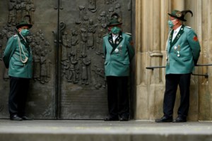 Κορονοϊός: Αποκαλυπτικά στοιχεία για τη "σύνδεση" του ιού με νυχτερίδες και παγκολίνους, από έλληνες ερευνητές