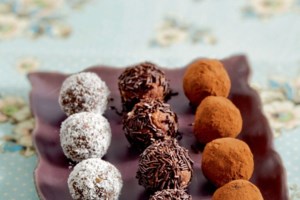 Συνταγή: Αφράτο νηστίσιμο κέικ σοκολάτας χωρίς μίξερ - Με άρωμα πορτοκαλιού