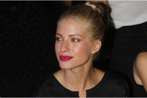 Αραβανή - Λάζαρης: Με φωτογραφία τους το προσκλητήριο του γάμου - Η super glam δεξίωση μετά το μυστήριο