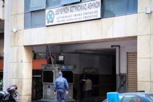 Βιασμός 19χρονης στο ΑΤ Ομόνοιας: "Υπήρξαν μόνο επαφές με συναίνεση", λέει ο δικηγόρος του 24χρονου [βίντεο]