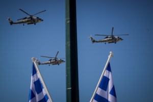 Με παρουσιαστή τον Νίκο Αλιάγα η παρέλαση της 25ης Μαρτίου - Ποια είναι η εντυπωσιακή συμπαρουσιάστριά του