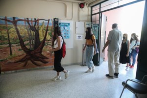 Έκτακτη σύσκεψη λοιμωξιολόγων: Ένα βήμα πριν το κόκκινο η Αττική - Αμφιβολίες για άνοιγμα γυμνασίων-λυκείων