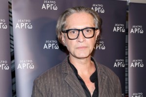 Αιμίλιος Χειλάκης: Πέθανε η μητέρα του - "Το παιδί μέσα μου σήμερα γέρασε, το πήρες μαζί σου"