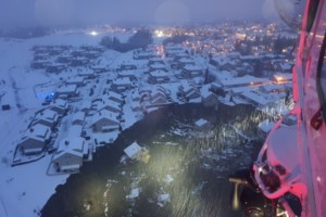 Σοκ στη Νορβηγία: Διασώστες ανέσυραν ένα ακόμη πτώμα, δυο νεκροί και 8 οι αγνοούμενοι - εικόνα 2