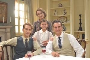 Η Le Monde αποθεώνει "Το Βραχιόλι της Φωτιάς" - "Μια σειρά θυμίζει επιτέλους τη μοίρα των Εβραίων της Θεσσαλονίκης" - εικόνα 2