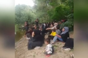 Πώς έφθασαν οι 38 μετανάστες στην Ελλάδα: "Οι Τούρκοι τους πότιζαν, τους τάιζαν και μετά τους μετακινούσαν με τη βία στα σύνορα" - εικόνα 2