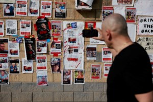 Πλεύρης για τον Παλαιστίνιο στο Σύνταγμα: Άμα τον πονάει τόσο πολύ η ελευθερία να πάει να πολεμήσει για τον λαό του - εικόνα 2