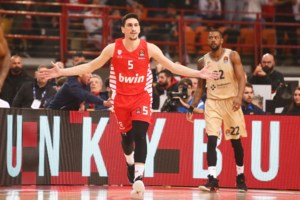 Ολυμπιακός – Μπάγερν Μονάχου 102-74: "Ερυθρόλευκη" μαγεία, ρεκόρ στα τρίποντα και σταθερά πρώτος - εικόνα 2