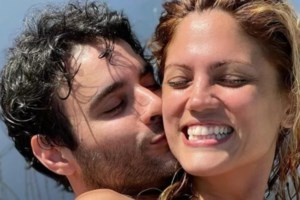 Ίαν Στρατής για τον ερχομό της κόρης του: Ήμουν γονιός και με τα γατιά μας πριν προγραμματίσουμε το μωρό [βίντεο]