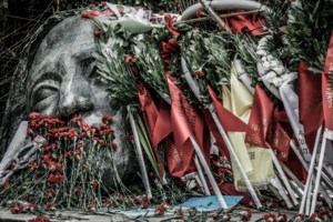 Ο Ανδρέας Μικρούτσικος για τα όσα έζησε στο Πολυτεχνείο: "Ο Θάνος μου είπε, από τα αδέρφια μας θα τη βρούμε" [Βίντεο] - εικόνα 2