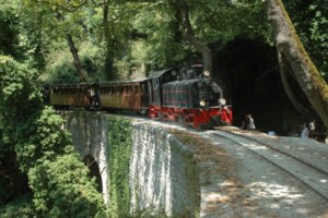 "Πού είναι ο Σταϊκούρας;": Εξηγήσεις ζήτησαν στη Βουλή για το συμβάν στο Μετρό Θεσσαλονίκης- "Τηρήθηκαν τα πρωτόκολλα" είπε ο Βορίδης - εικόνα 2