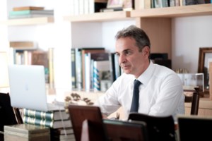 Καζάνι που βράζει ο Λίβανος - Ο πρωθυπουργός παραιτήθηκε, οι διαδηλώσεις συνεχίζονται [Εικόνες]