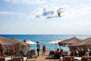 Καιρός: Μας "αποχαιρετούν" οι καύσωνες αλλά το φθινόπωρο θα είναι θερμό - Η πρόγνωση Τσατραφύλλια