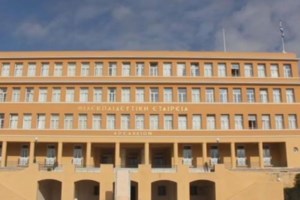 Αρσάκειο: Φωτογραφίες με τα σημάδια από την πετονιά - Μήνυση για απόπειρα ανθρωποκτονίας από την οικογένεια του 15χρονου