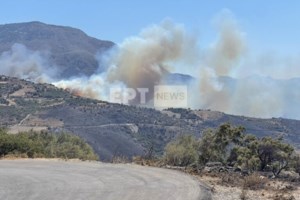 Κόλαση στο Ρέθυμνο: Εκτός ελέγχου η φωτιά, 9 μηνύματα του "112" - Μάχη να μην καούν σπίτια - Νέα ομάδα δασοκομάντος από την Αθήνα