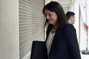 Οι δάσκαλοι και οι καθηγητές φοβούνται τον κορονοϊό στο σχολείο αλλά πηγαίνουν όλοι μαζί στο συλλαλλητήριο