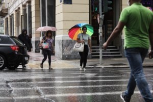 Ο καιρός τρελάθηκε: Πού και πότε περιμένουμε χειμώνα στην καρδιά του καλοκαιριού