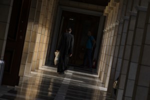 Σοκ στην Κρήτη: Βίαζε την ανήλικη αδελφή της συζύγου του – Το κορίτσι το εκμυστηρεύτηκε στη δασκάλα της