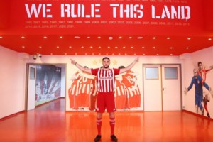 Πένθος στον Ολυμπιακό: Έφυγε από τη ζωή ο Μίμης Στεφανάκος