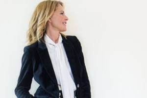 "Κολλητή" της Τζένης Μπαλατσινού η νονά του μωρού; Το πρώτο όνομα που βγήκε στον αέρα