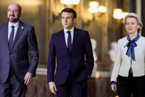 Φον ντερ Λάιεν σε Μακρόν: "Μαζί θα πάμε μπροστά τη Γαλλία και την Ευρώπη"