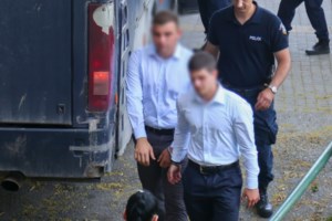 Δολοφονία Καμπανού: "Ευτυχώς υπάρχουν φωτισμένοι εισαγγελείς, όχι άλλη ατιμωρησία"- Συγκλόνισαν οι γονείς του Άλκη - εικόνα 2