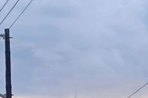 Χαλκιδική: Υδροστρόβιλος στο Παλιούρι εντυπωσίασε τους παραθεριστές [εικόνες-βίντεο] - εικόνα 3