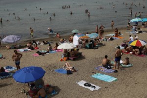 Χαλκιδική: Ημίγυμνος απειλούσε με όπλο νεαρούς και αστυνομικούς - "Έφαγε" 104 μήνες φυλάκιση - εικόνα 2