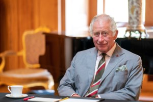 Καμίλα Πάρκερ Μπόουλς: Από... αντροχωρίστρα, βασιλική σύζυγος στο πλάι του Καρόλου - Η αξέχαστη κόντρα με την Νταϊάνα - εικόνα 6