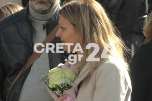 Θάνατος 21χρονης Έμμας: Η σπαρακτική μαντινάδα της μητέρας της - "Θα σ' αγαπώ όσο ζω και αναπνέω"