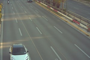 "Έξυπνες" κάμερες: Κατέγραψαν πάνω από 1.000 παραβάσεις χρήσης κινητού στη Συγγρού [βίντεο]