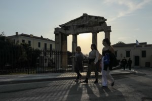 Αλλαγή σελίδας μετά από 6 μήνες lockdown: Τέλος τα SMS, ελεύθερες οι μετακινήσεις, παρατείνεται η κυκλοφορία έως τις 00:30 - εικόνα 2