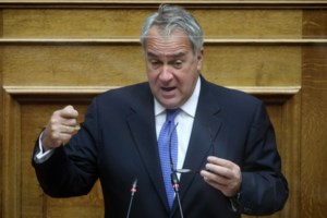 Στο τραπέζι οι αλλαγές στην ψήφο των αποδήμων - Ελάχιστοι έχουν εγγραφεί - "Οχι", λέει το ΠΑΣΟΚ