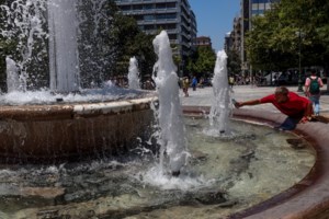 Έκτακτο δελτίο επιδείνωσης καιρού: Μπουρίνια και καταιγίδες μετά τον καύσωνα - Ποιες περιοχές αφορά