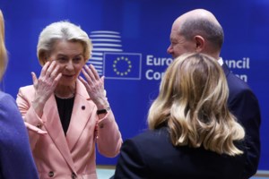 Δεύτερη θητεία για την Ούρσουλα φον ντερ Λάιεν: Επανεξελέγη πρόεδρος της Ευρωπαϊκής Επιτροπής με 401 ψήφους - εικόνα 4