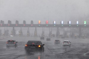 Κλειστά τη Δευτέρα τα σχολεία της Αττικής - Με τηλεκπαίδευση τα μαθήματα - Τηλεργασία στο δημόσιο - Ισχυρή σύσταση για τον ιδιωτικό τομέα - εικόνα 4