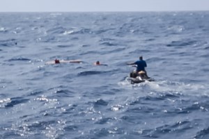 Νέα τραγωδία σε ναυάγιο στην Πάρο με δεκάδες μετανάστες: 16 νεκροί o νεότερος απολογισμός [Εικόνες] - εικόνα 6