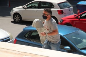 Προφυλακίστηκε ο 49χρονος γυναικοκτόνος της Πολίχνης - Αμετανόητος στον ανακριτή [βίντεο] - εικόνα 2