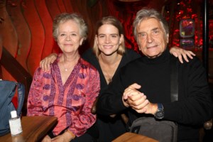 Δανάη Μιχαλάκη: Η γνωριμία με τον αγαπημένο της - "Ήμουν σερβιτόρα στη Σύρο και του σέρβιρα κοκτέιλ" [Βίντεο]