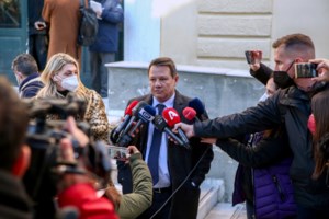 Πάτρα: "Η μητέρα μου ξεψύχησε στα χέρια της" - Τι λέει ο γιος της ηλικιωμένης που φρόντιζε η Ρούλα Πισπιρίγκου