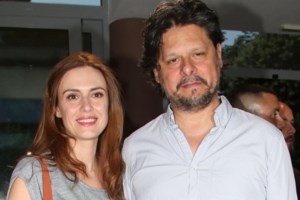 Λευτέρης Χαρίτος: Σπάνια δημόσια εμφάνιση με τη σύντροφό του, Σμαράγδα Αδαμοπούλου [εικόνα] - εικόνα 2