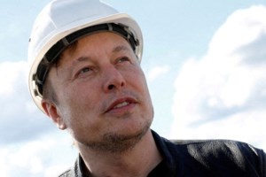 Ειρωνική απάντηση Μπάιντεν στο "κακό προαίσθημα" του Ίλον Μασκ: "Καλή τύχη στο ταξίδι στο φεγγάρι"