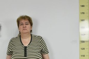 Τρόμος στο Νέο Ηράκλειο: Η στιγμή που ληστής ορμά με μαχαίρι σε υπάλληλο mini market - Η σοκαριστική μάχη [βίντεο] - εικόνα 2