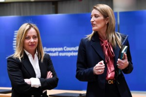 Ιταλία: Εισαγγελική έρευνα για τον τραγουδιστή των Placebo - Αποκάλεσε τη Μελόνι φασίστρια και ρατσίστρια