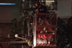 Περιστέρι: Ηλικιωμένη εντοπίστηκε χωρίς τις αισθήσεις της σε φλεγόμενο διαμέρισμα