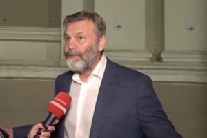 Ζαχαριάδης: Δε θα επιτρέψουμε στον Κασσελάκη να μας διαλύσει - Kαλό και έντιμο παιδί ο Χάρης Δούκας